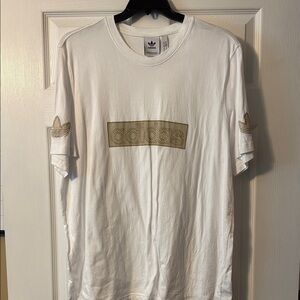 Adidas Men’s XL Graphic White Tee - Gently Worn - Gently worn/Smoke & Pet free